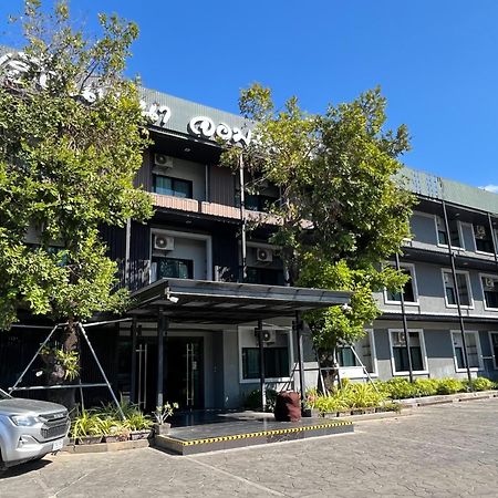 Huern Nana Jomsawan Hotel Phrae Luaran gambar