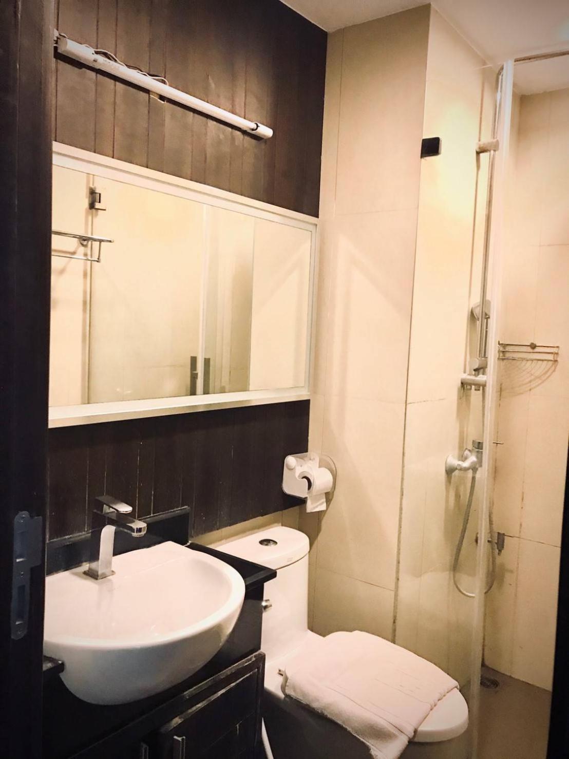 Huern Nana Jomsawan Hotel Phrae Luaran gambar